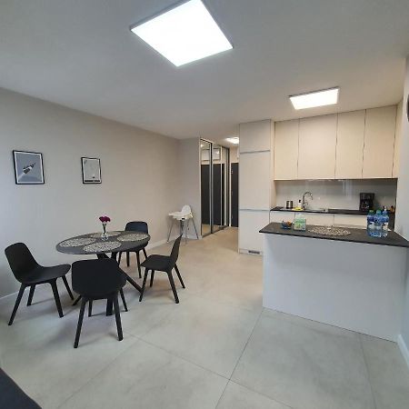 Apartament De Lux Apart 45 Grabiszynska Вроцлав Экстерьер фото