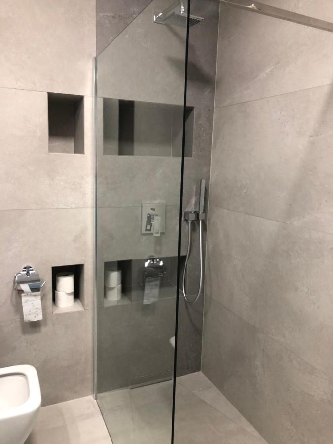 Apartament De Lux Apart 45 Grabiszynska Вроцлав Экстерьер фото