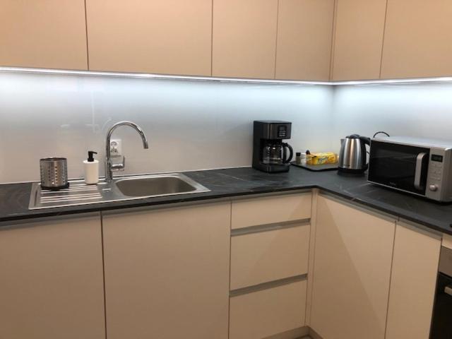 Apartament De Lux Apart 45 Grabiszynska Вроцлав Экстерьер фото